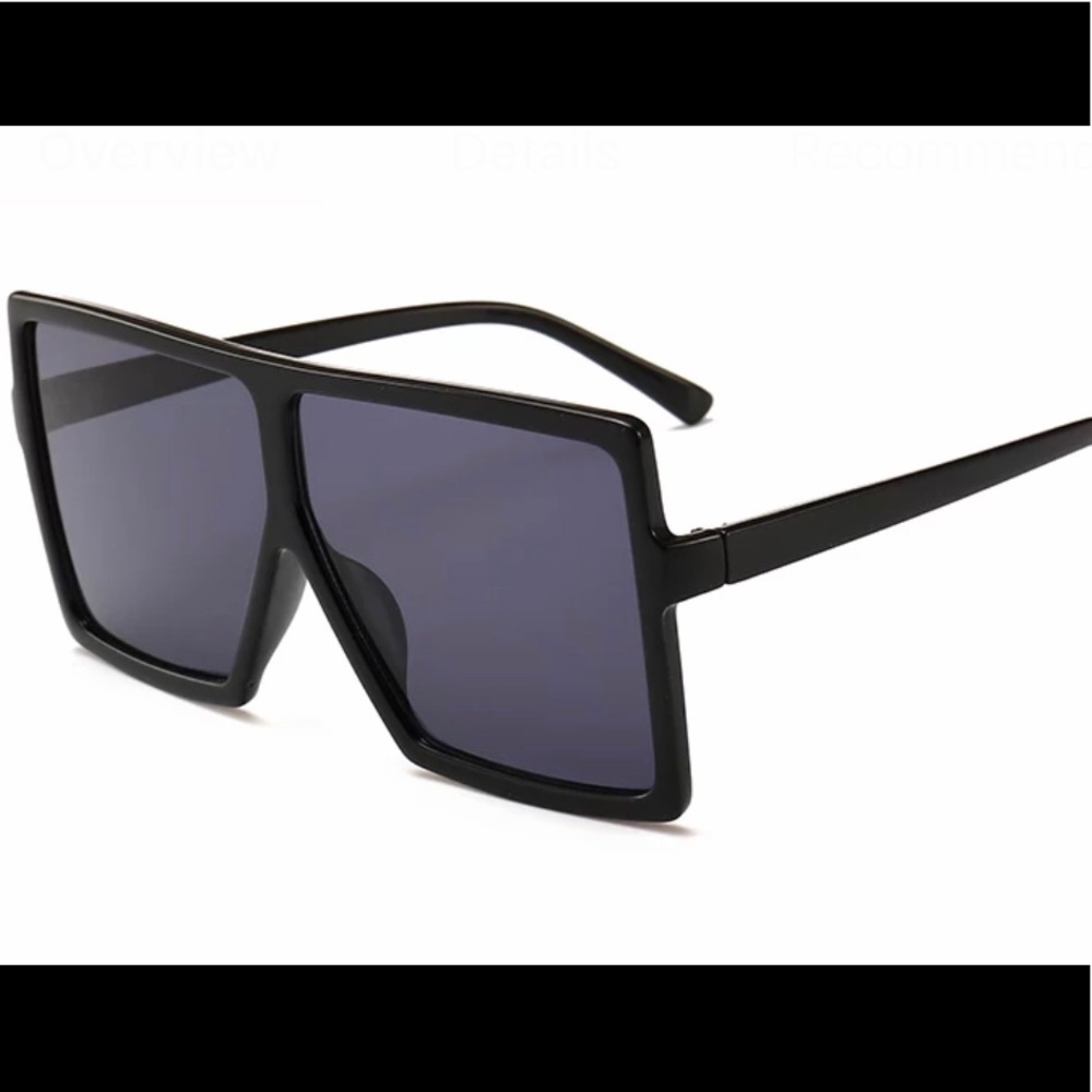 Women’s oversized sunglasses